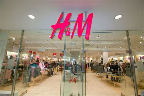 H&M is your shopping destination for fashion, home, beauty, kids' clothes and more. Browse the latest collections and find quality pieces at affordable prices. 